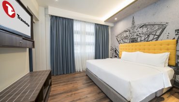 Travelodge-City-Centre-Standard-Suite-Room-with-window Travelodge-City-Centre-Standard-Suite-Room-with-window