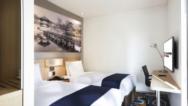 Travelodge-Myeongdong-Euljiro-Friends-and-family-triple Travelodge-Myeongdong-Euljiro-Friends-and-family-triple