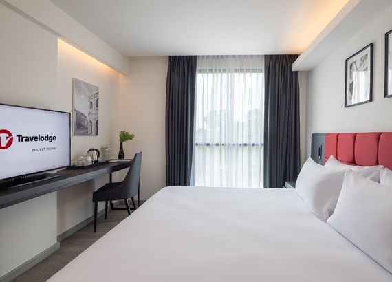 travelodge-phuket-town-standard-pool-view