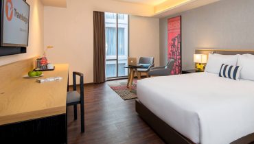 Travelodg-Sukhumvit-11-Deluxe-Queen-Room