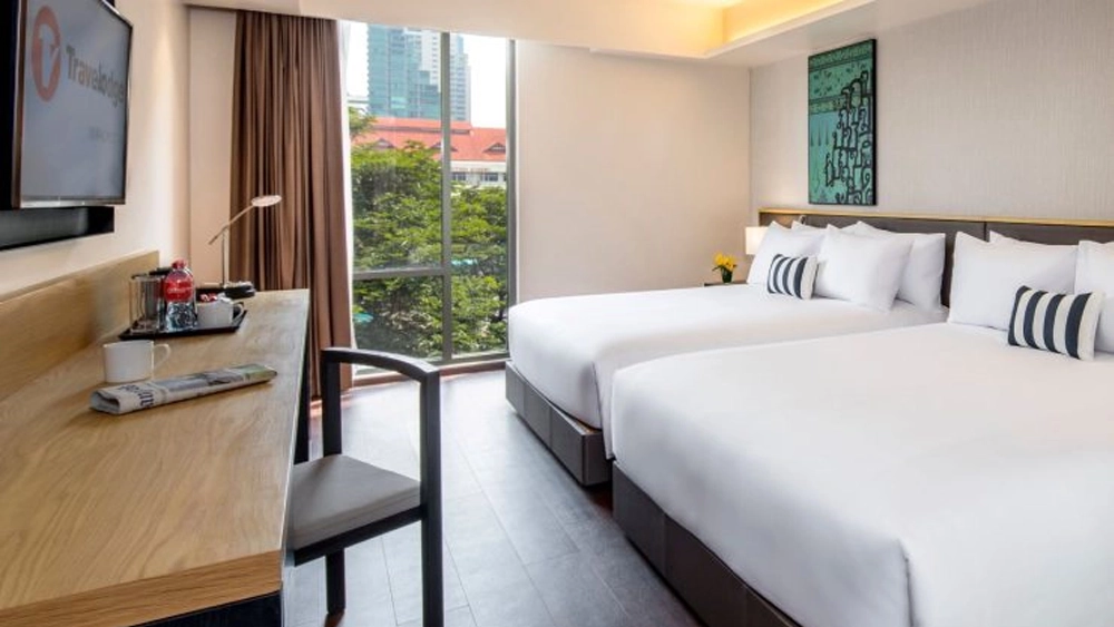 Friends-and-Family-Quadruple