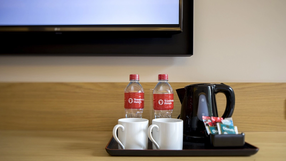 TLSB-Room-Family-And-Friends-Connecting6