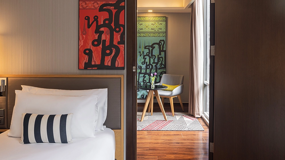 TLSB-Room-Family-And-Friends-Tree-Gaze-Connecting4