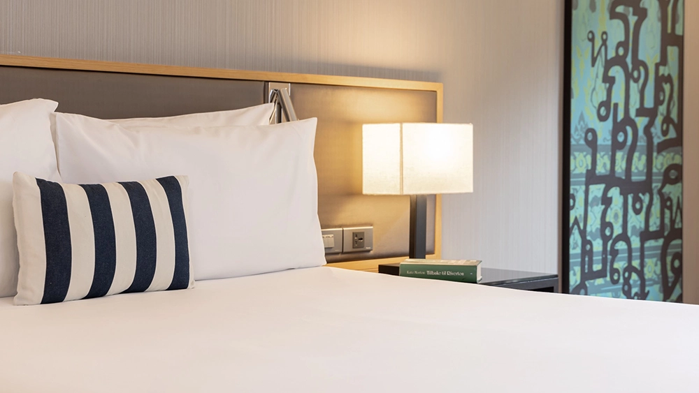 TLSB-Room-Family-And-Friends-Tree-Gaze-Connecting6