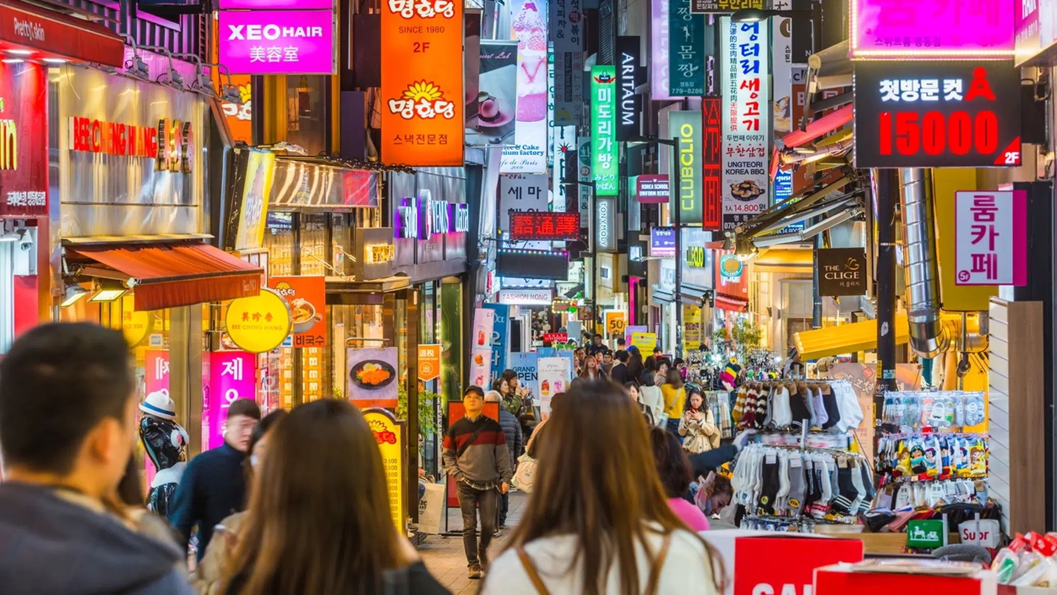 Myeongdong Night Market Guide: Food, Shopping & Travel Tips