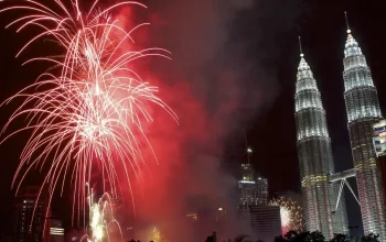 Fireworks in front of the Petronas Towers at KLCC Park, an event accessible to any hotel near KLCC