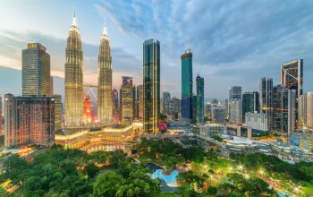 Kuala Lumpur skyline with the iconic Petronas Twin Towers near Sogo Kuala Lumpur, highlighting city centre attractions and hotels near Sogo KL.
