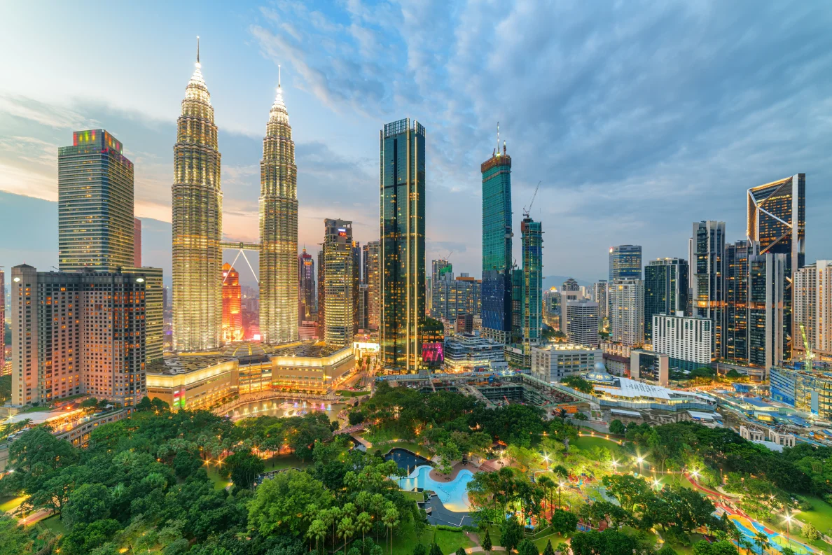 Kuala Lumpur skyline with the iconic Petronas Twin Towers near Sogo Kuala Lumpur, highlighting city centre attractions and hotels near Sogo KL.