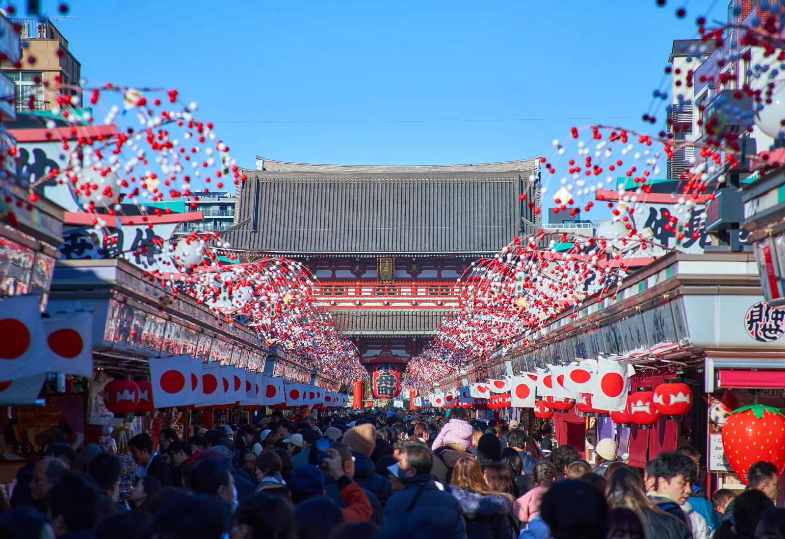 a temple in Kyoto crowded with visitors for hatsumode